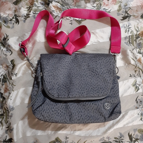 lululemon athletica Handbags - Lululemon go your om way crossbody bag